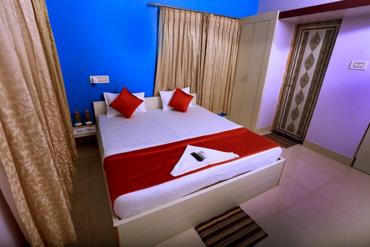 Railview Inn Μπουμπάνεσβαρ Εξωτερικό φωτογραφία