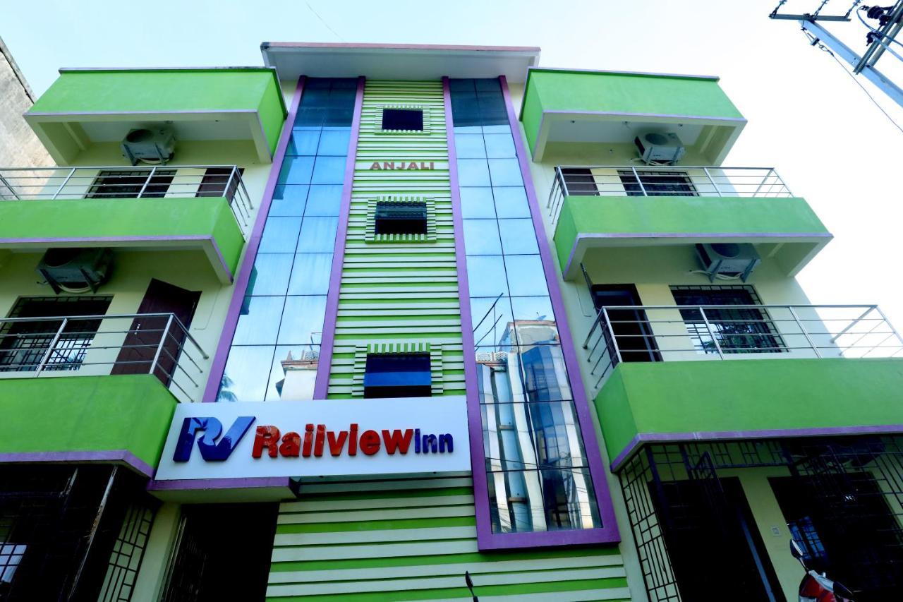Railview Inn Μπουμπάνεσβαρ Εξωτερικό φωτογραφία